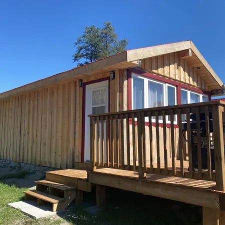 C6 - Cozy Lakefront Cottage in Temiskaming Shores