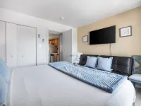 LOCATION! LOCATION! LOCATION! Brigantine Beachfront Getaway! 브리간틴 호텔