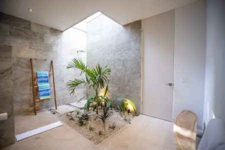 Luxury Villa close to the beach with broad outdoor and garden space