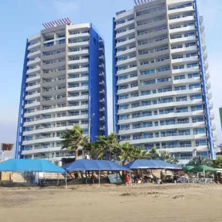 The ocean view condo Diamond Beach  2 bedroom with air and WiFi. 2 floor Отели в г. Тонсупа
