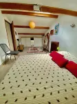 Gîte 4/5p, 2 bedrooms, private garden, shared pool