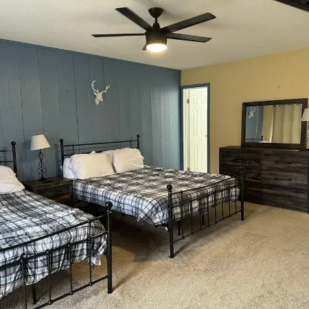 Family friendly townhouse minutes from Hunter Mountain!