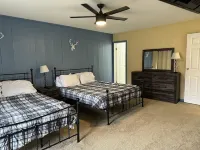 Family friendly townhouse minutes from Hunter Mountain!