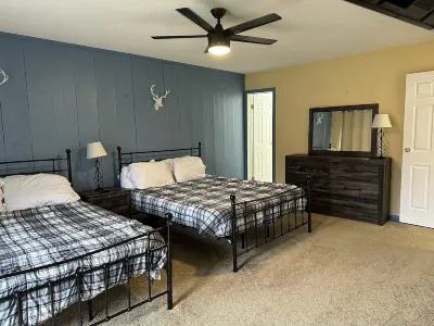 Family friendly townhouse minutes from Hunter Mountain! Hotels near Hunter Mountain NY Snow Tubing