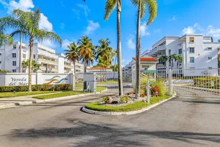 Sand Dollar Beachfront Condo! New upgrades, steps from the beach! Paradise!