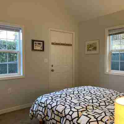 Convenient Chic Cottage Rooms