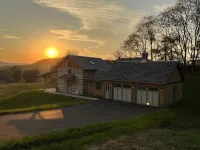 Wooden Head Cabin Early1800's Log Cabin with a View and Modern Amenities