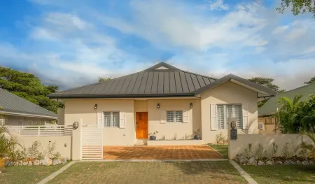 The Nest Villa: Luxury & Value for your family!