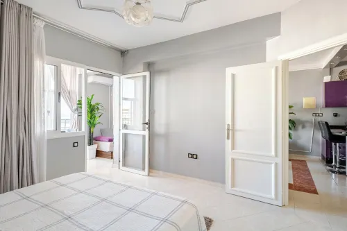 Oceanview Apartment with Stunning City View with Fiber Wi-Fi & AC