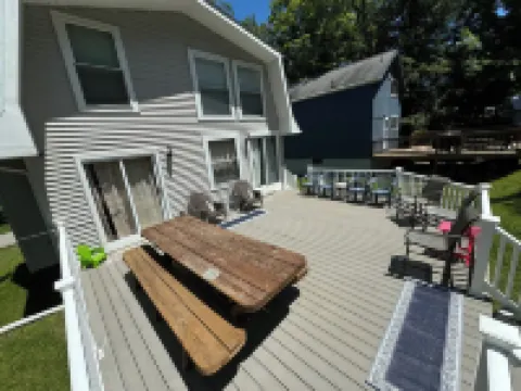 Sunnyside Lake Home at Conneaut Lake