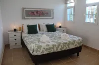 Privilege Bay-Villa Chennai-sea view and natural park view. Beachfront location. - บังกะโล