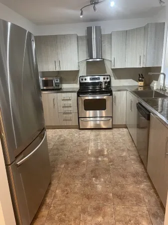 Big & Luxurious, Free Parking, King Size Bed, TV Отели рядом с достопримечательностью «Pi-o Centre d'Amusement»