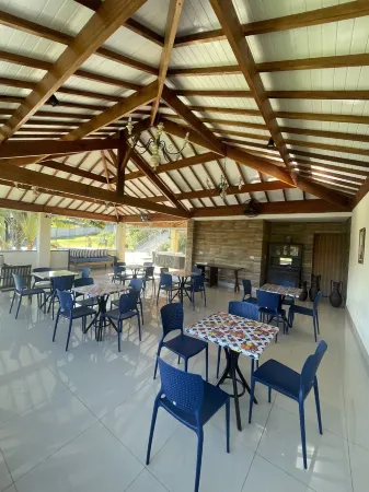 COUNTRY HOUSE (10 suites) W/AR, POOL, ETC. Отели в г. Бойтува