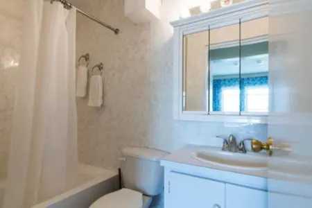 Clairfont, Jobson's Cove / Warwick Long Bay/ Horseshoe Beach -  APARTMENT 4 Отели в г. Уорик