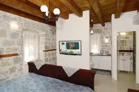 Turrium Heritage Apartment Seaside With Patio and Barbecue Hotels near Castle Cambi