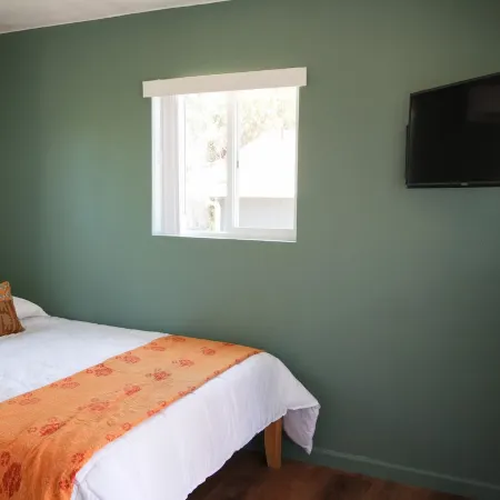 Perfectly located with 2 bike cruisers available to help you explore the town!