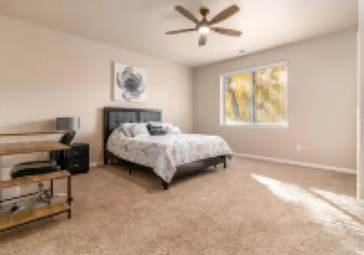 30Min To Lake Tahoe 3BD Private Retreat Parking WiFi Downtown Carson City