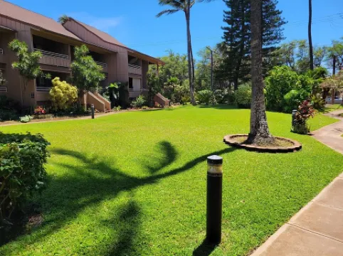 Partial Ocean View from private lanai, Queen Bed.....fully furnished condo