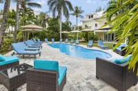NEW Luxury, 4BDR, Spacious, Paradise Island, Steps from Atlantis, Pool, Dock