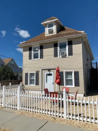 Beach & Bay Getaway in Seaside Park- Beach Passes & Parking Included