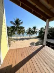 Carrican Unit 2: Modern Family Friendly house with ac on the beach in Hopkins