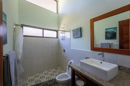 Cute Apt close to good coffee, surf, beach, shops & restaurants