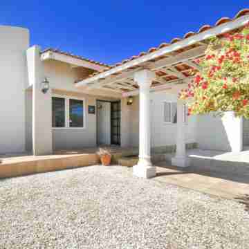 Sunny Palm Beach Villa - 3 min from beach Hotel Exterior