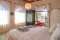 Villa Roka : Magnifique Villa Avec Piscine, Dans un Endroit Calme et Reposant