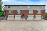 Modern 3br 3 ba house near downtown w/ amenities Hôtels à proximité de : Laurentian University McEwen School of Architecture
