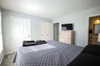 Karen's Place- Centrally located near RDU, Downtown, North Hills and more! Hotels near Audio Advice