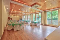 Snow Flakes Resort and Spa Centrally Heated Luxury Resort