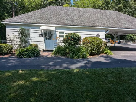 The Virginia Cliffe Inn