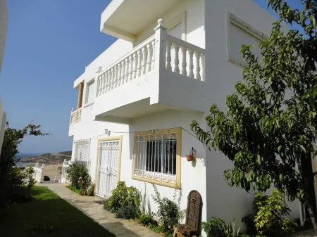 SPLENDID VILLA WITH POOL. SEA & MOUNTAIN VIEW-170M BEACH Отели рядом с достопримечательностью «Спартель»