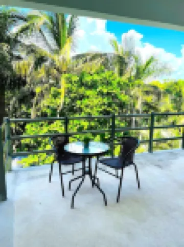 Paraiso304; Entire Luxury Condo 3 minute walk from the beach