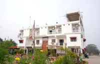 Staymaker Resort Atmosphere Hotels in Усходні Сінгхбхум