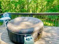 Welcome to the Good Life - with heated hot tub & Wifi and rental cars services