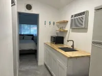 Charming 1-bedroom apartment in delightful Biscayne Park Hotel a North Miami