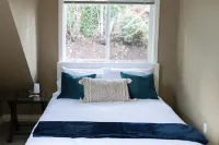 Quiet, cozy 1 bedroom suite, w/ separate entrance. Now with A/C!