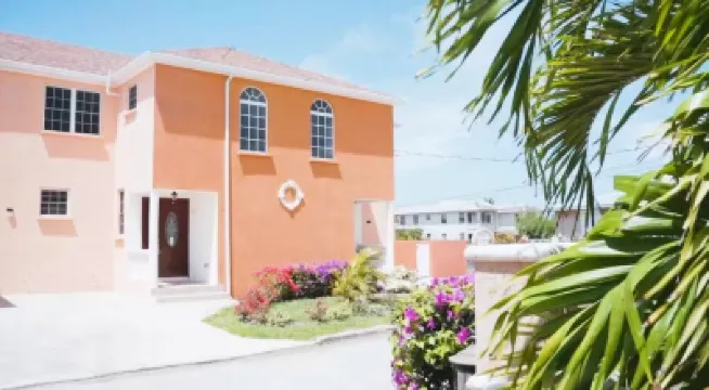 Exquisite two-bedroom townhouse in Atlantic Shores, Barbados. โรงแรมใน