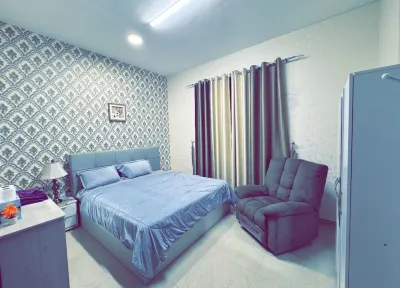 Beautiful house near to supermarket taxi bus city center Hotels in 