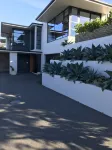 Modern, quiet comfort for two Hotels near Sumner