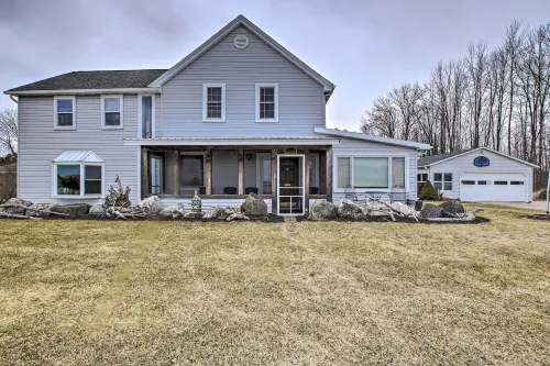 Spacious Sheboygan Home w/ Grill & Fire Pit! - acceptant les animaux