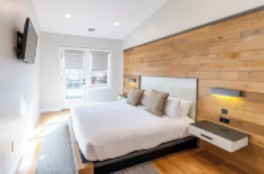 The Newport Lofts - Brick Market Place Hotels in 