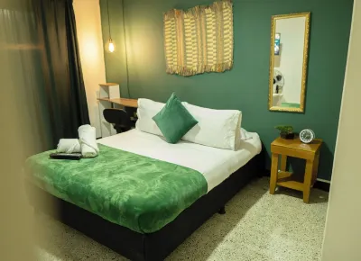 Africa House-Casa Hotel Laureles-La70 Hotels near 25