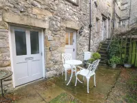 Courtyard Cottage Hotels in Melling-with-Wrayton