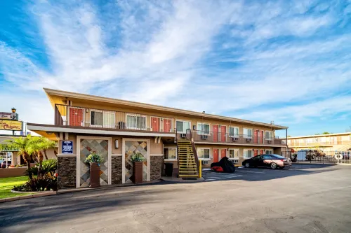 Friendly Hills Inn Hotels in Whittier
