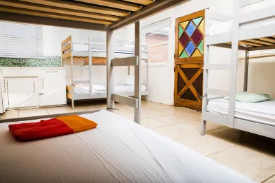 ITH Beach Bungalow Surf Hostel San Diego
