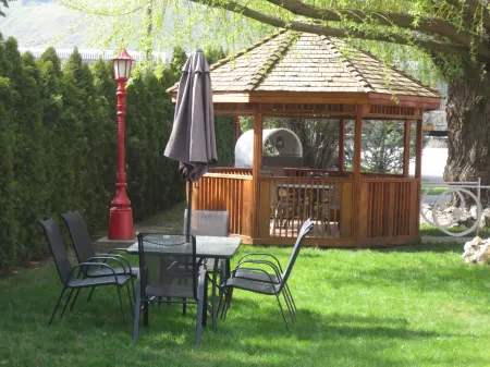 Overlander Motel Отели в г. Чейз