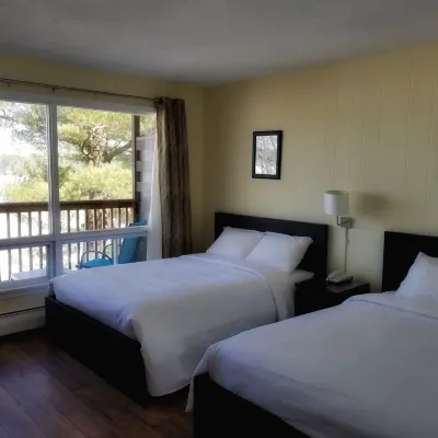 Pinedale Inn Hotels in der Nähe von Bethune Memorial House National Historic Site