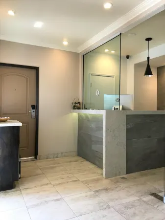 Berkshire Motor Hotel Отели рядом с достопримечательностью «Департмент оф Электрикал энд Компьютер Инжиниринг»